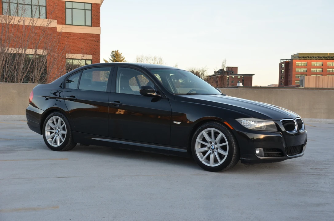 2011 BMW E90 3 Series Sedan - Image 15 of 21