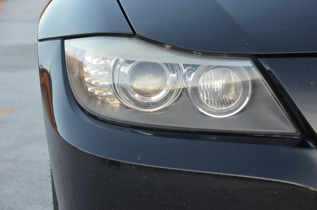 2011 BMW E90 3 Series Sedan - Image 18 of 21