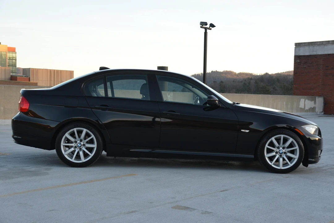 2011 BMW E90 3 Series Sedan - Image 3 of 21