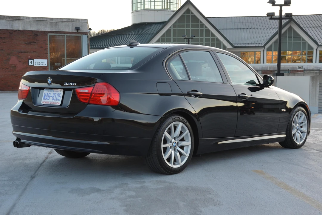 2011 BMW E90 3 Series Sedan - Image 4 of 21