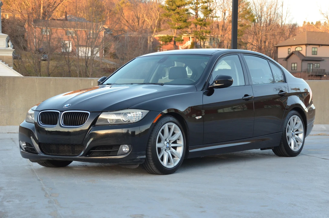2011 BMW E90 3 Series Sedan - Image 8 of 21