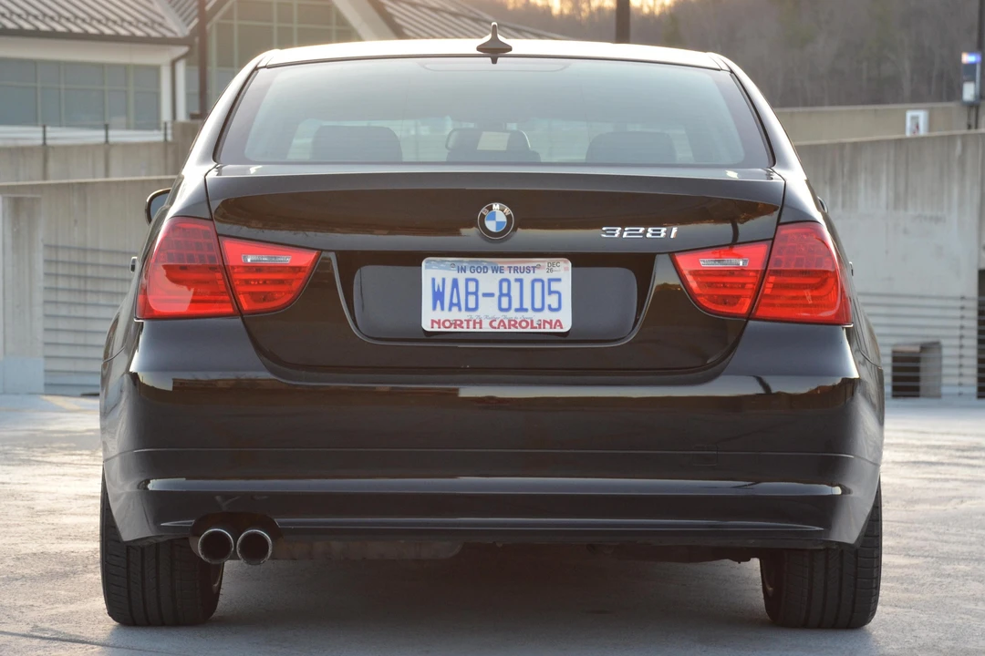 2011 BMW E90 3 Series Sedan - Image 5 of 21