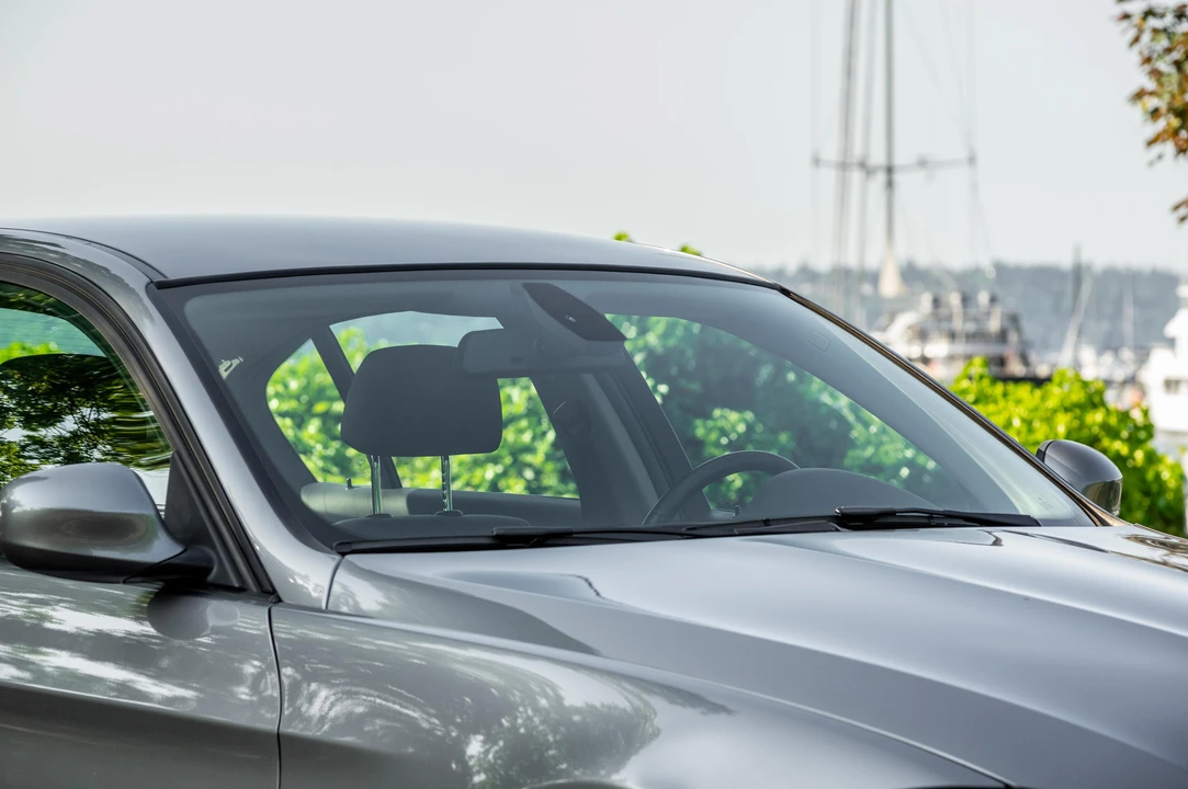 2011 BMW E90 3 Series Sedan - Image 29 of 31