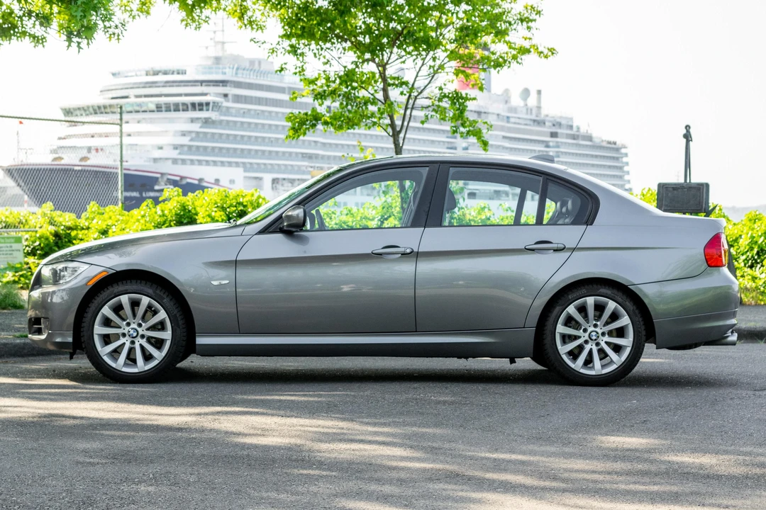 2011 BMW E90 3 Series Sedan - Image 3 of 31