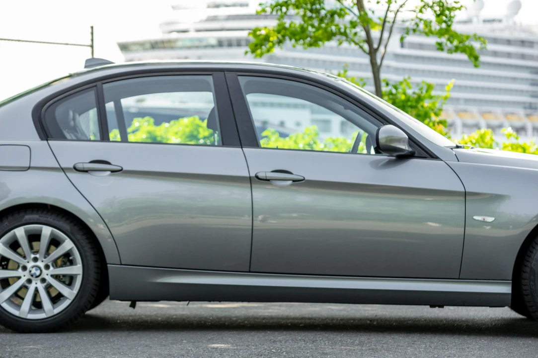 2011 BMW E90 3 Series Sedan - Image 26 of 31