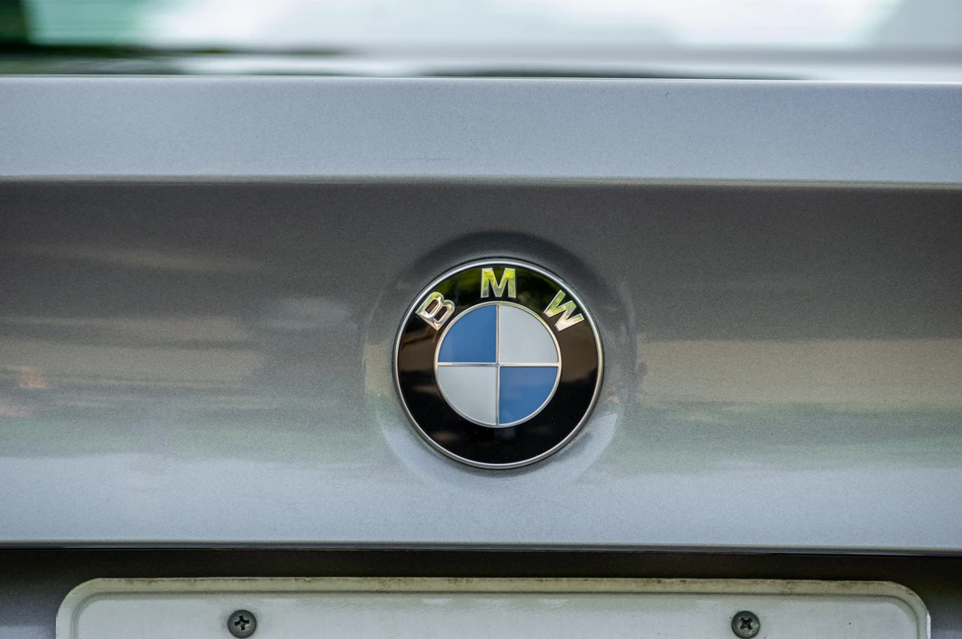 2011 BMW E90 3 Series Sedan - Image 21 of 31