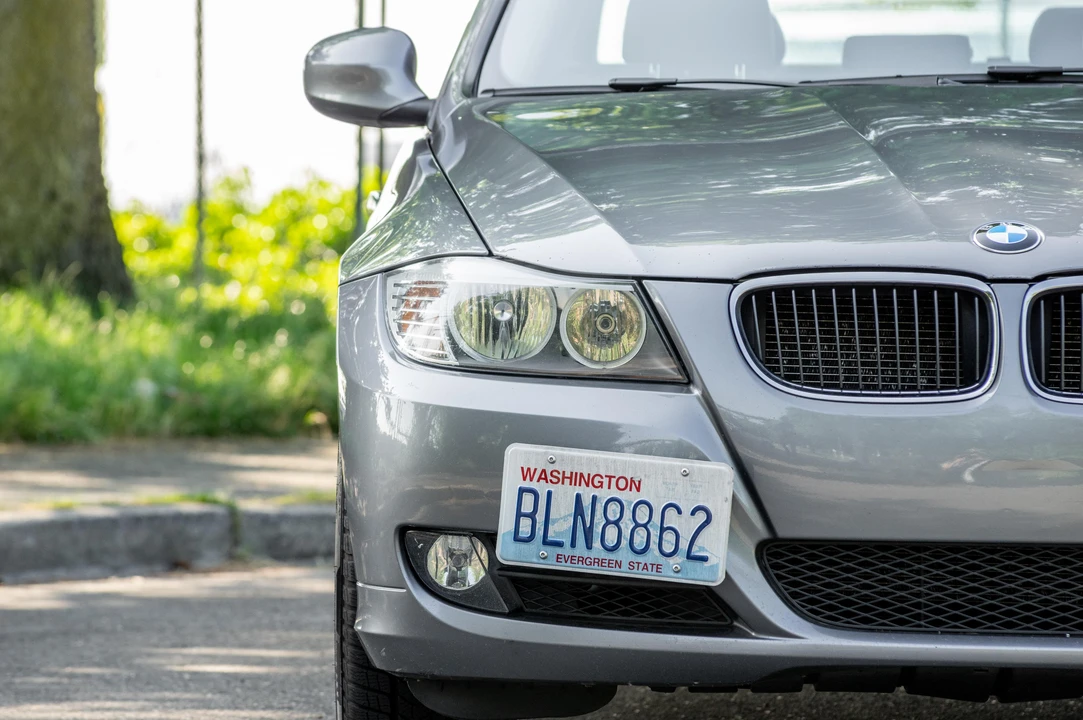 2011 BMW E90 3 Series Sedan - Image 12 of 31