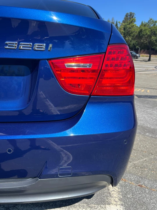 2011 BMW E90 3 Series Sedan - Image 31 of 31