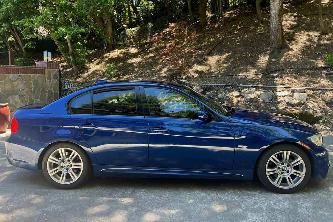 2011 BMW E90 3 Series Sedan - Image 3 of 31