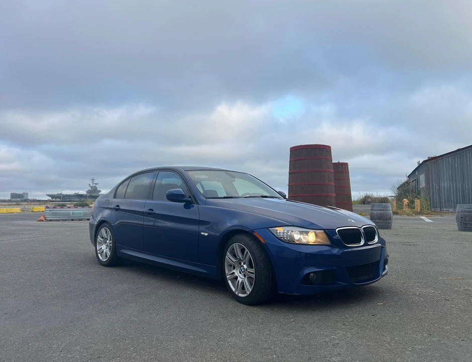 2011 BMW E90 3 Series Sedan - Image 18 of 31