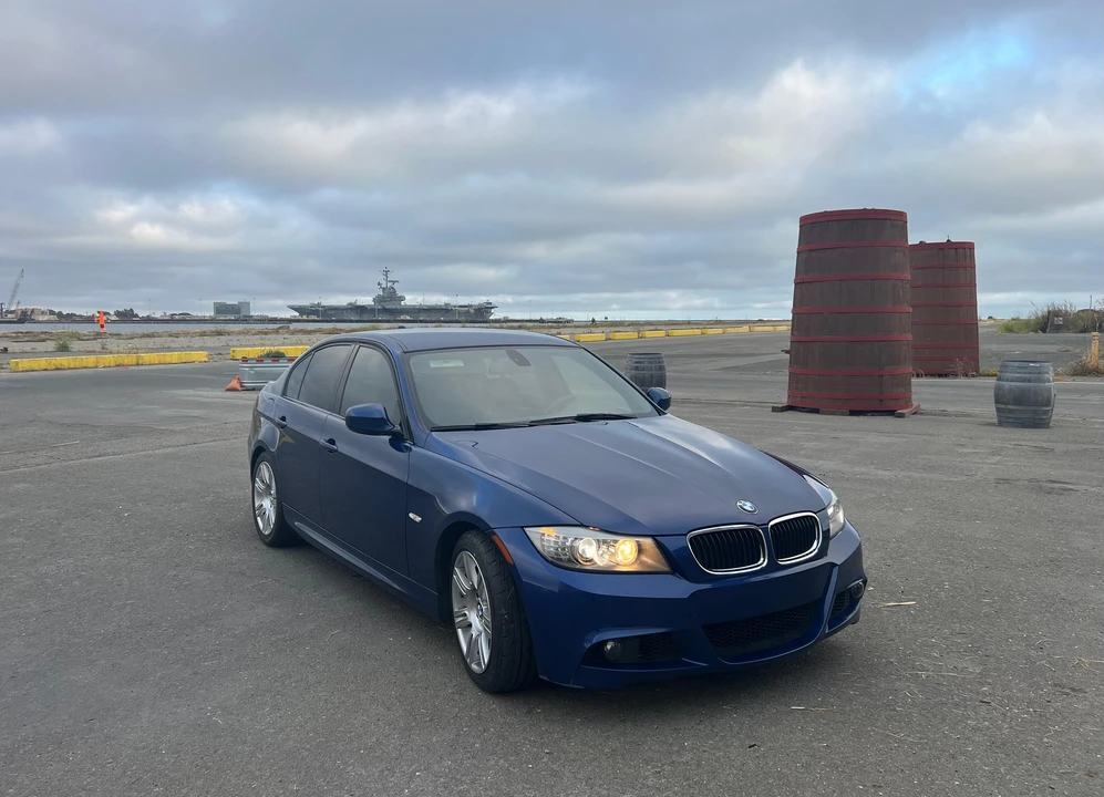 2011 BMW E90 3 Series Sedan - Image 20 of 31