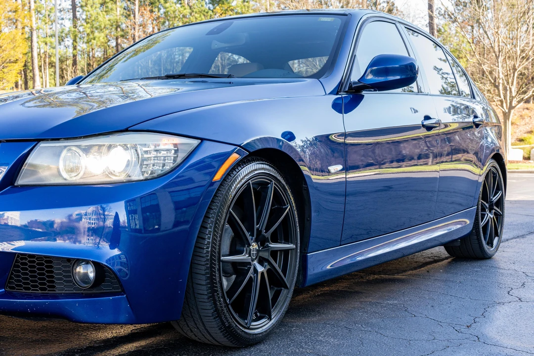2011 BMW E90 3 Series Sedan - Image 17 of 31