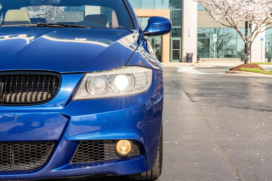 2011 BMW E90 3 Series Sedan - Image 14 of 31