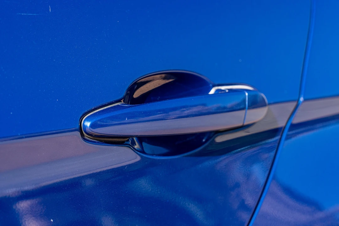 2011 BMW E90 3 Series Sedan - Image 23 of 31