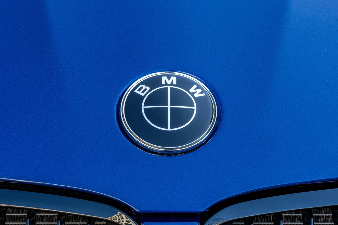 2011 BMW E90 3 Series Sedan - Image 13 of 31