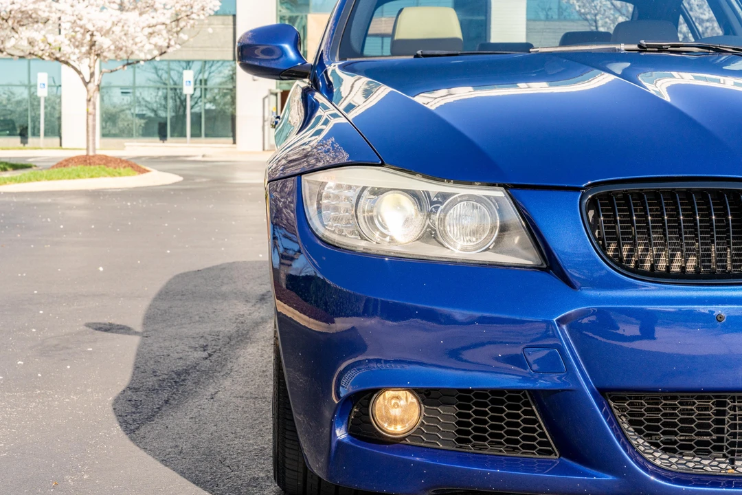 2011 BMW E90 3 Series Sedan - Image 9 of 31