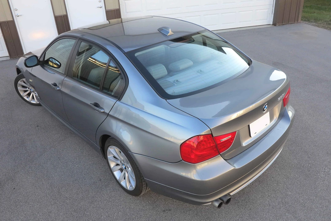 2011 BMW E90 3 Series Sedan - Image 10 of 31