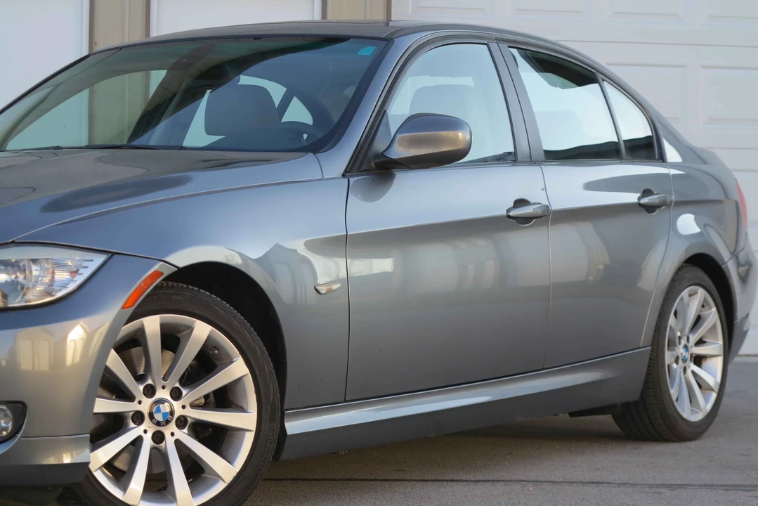 2011 BMW E90 3 Series Sedan - Image 18 of 31