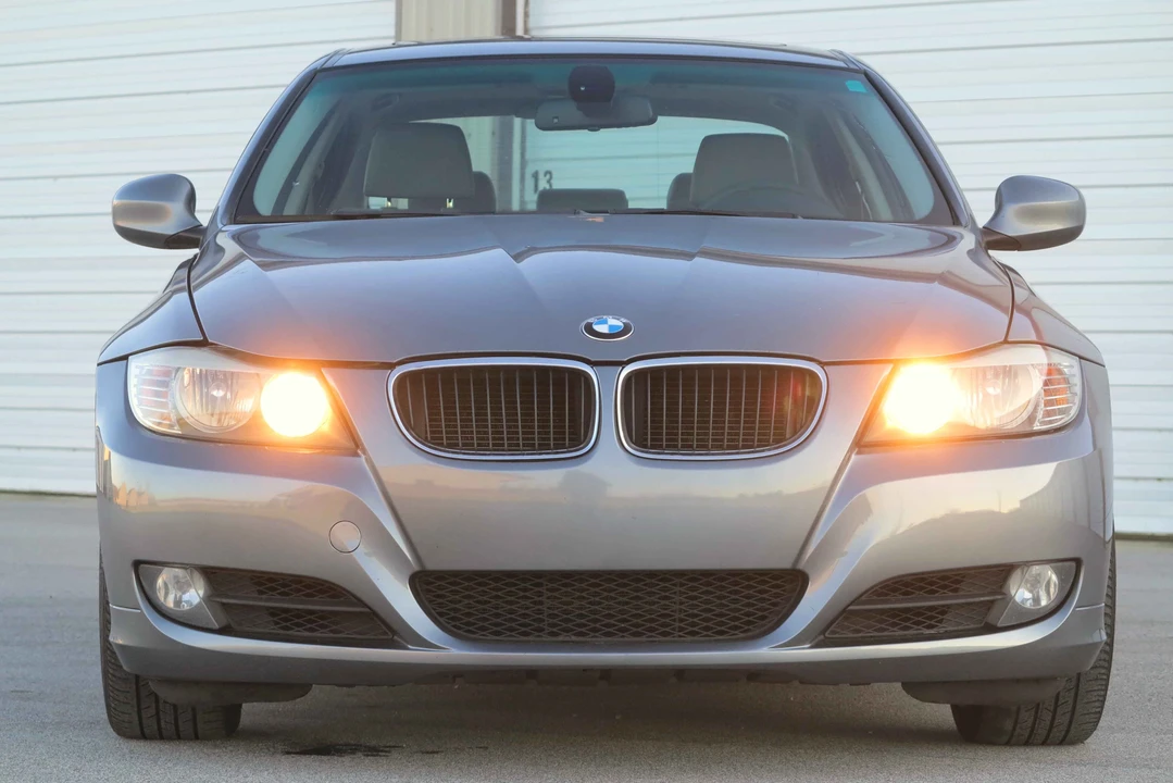 2011 BMW E90 3 Series Sedan - Image 3 of 31
