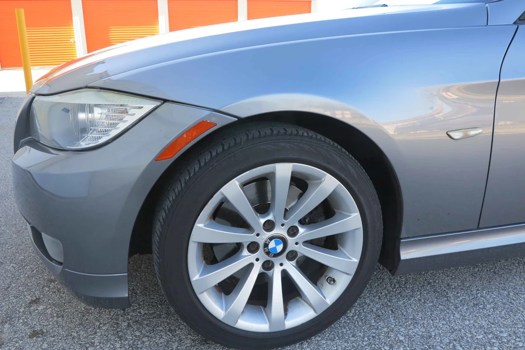 2011 BMW E90 3 Series Sedan - Image 26 of 31