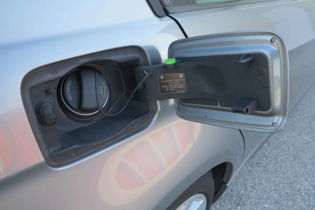 2011 BMW E90 3 Series Sedan - Image 31 of 31