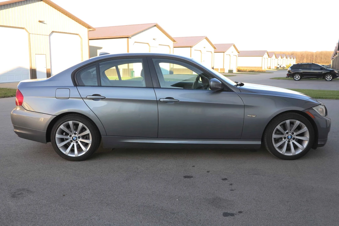 2011 BMW E90 3 Series Sedan - Image 6 of 31