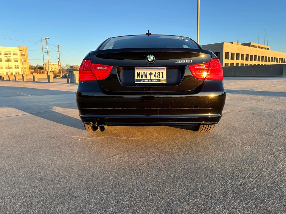 2011 BMW E90 3 Series Sedan - Image 12 of 31