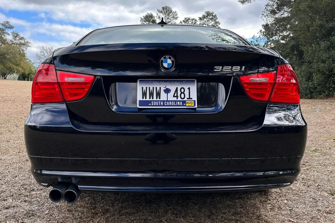 2011 BMW E90 3 Series Sedan - Image 5 of 31