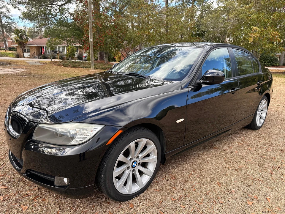 2011 BMW E90 3 Series Sedan - Image 7 of 31