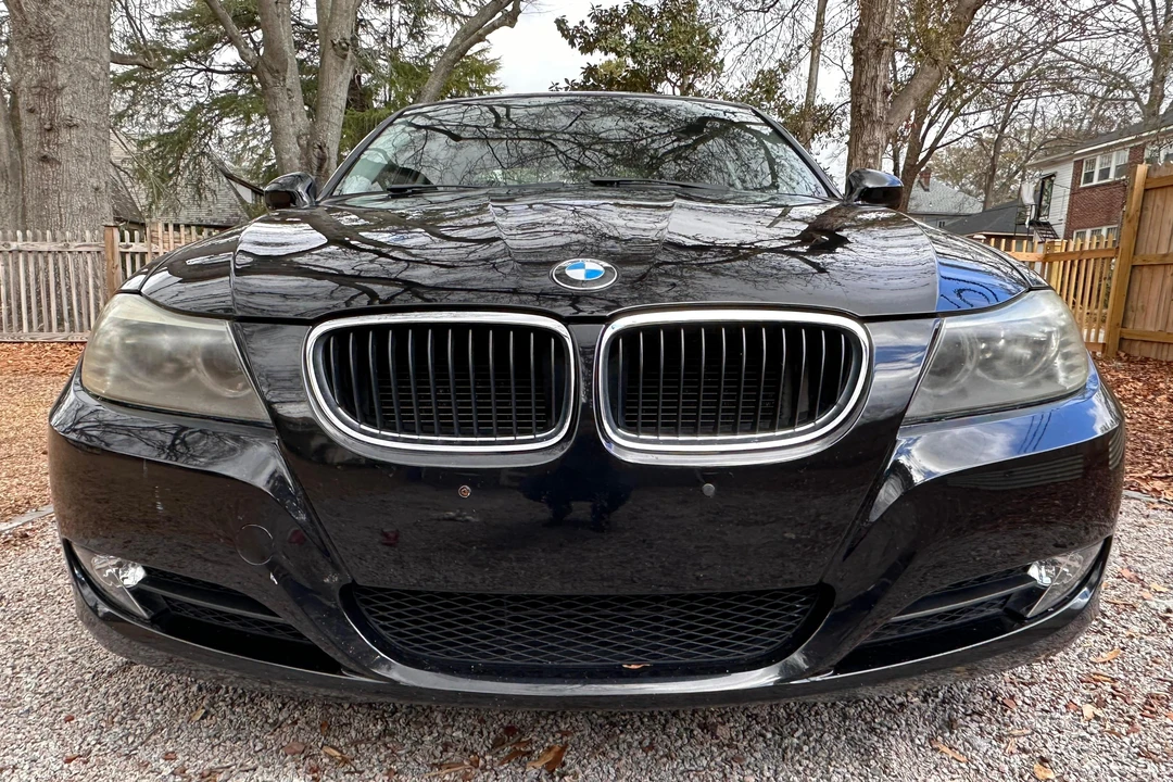 2011 BMW E90 3 Series Sedan - Image 2 of 31