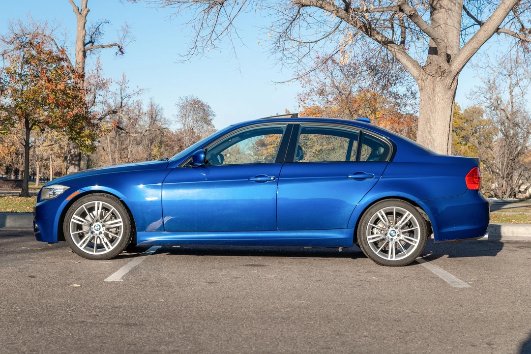 2011 BMW E90 3 Series Sedan - Image 7 of 31