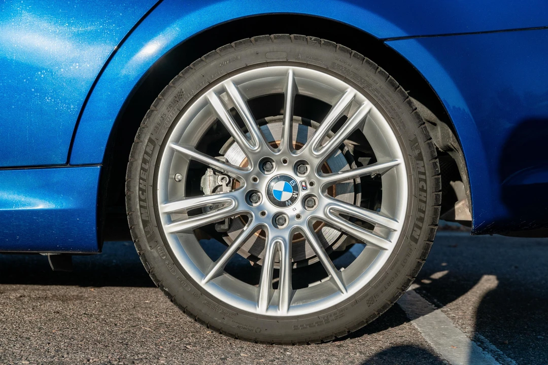 2011 BMW E90 3 Series Sedan - Image 20 of 31