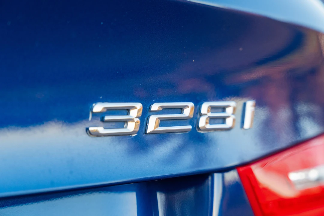 2011 BMW E90 3 Series Sedan - Image 17 of 31
