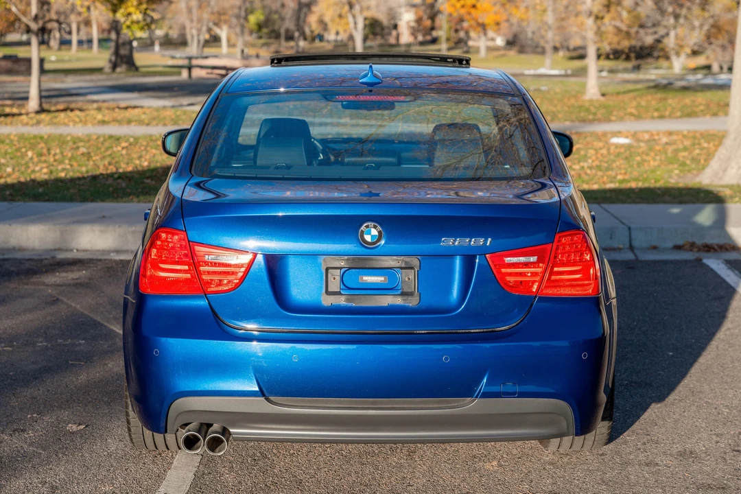 2011 BMW E90 3 Series Sedan - Image 9 of 31