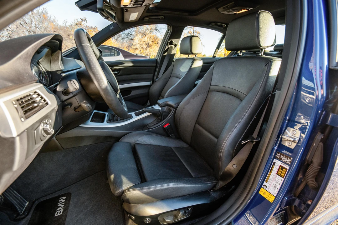 2011 BMW E90 3 Series Sedan - Image 27 of 31