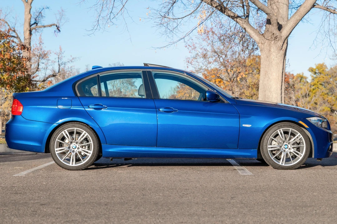 2011 BMW E90 3 Series Sedan - Image 3 of 31