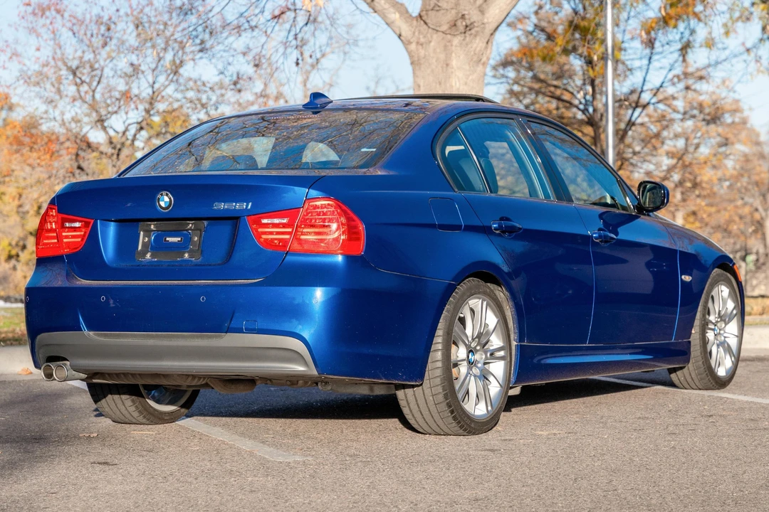 2011 BMW E90 3 Series Sedan - Image 4 of 31