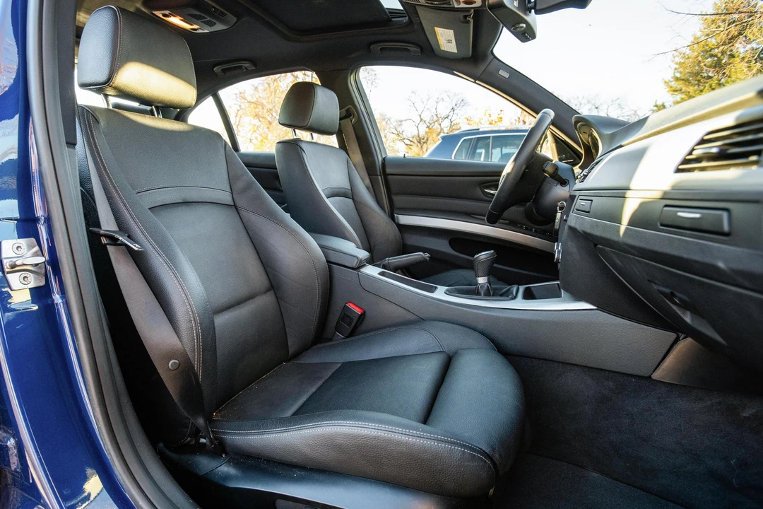 2011 BMW E90 3 Series Sedan - Image 24 of 31
