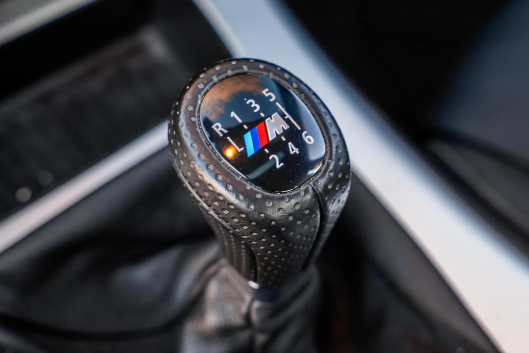 2011 BMW E90 3 Series Sedan - Image 25 of 31