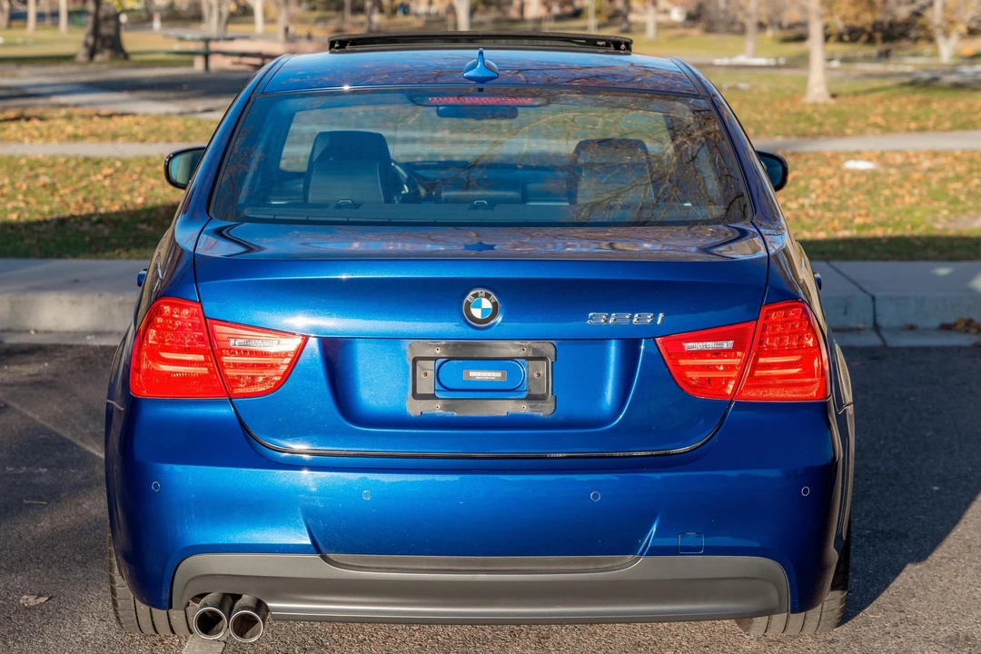 2011 BMW E90 3 Series Sedan - Image 5 of 31