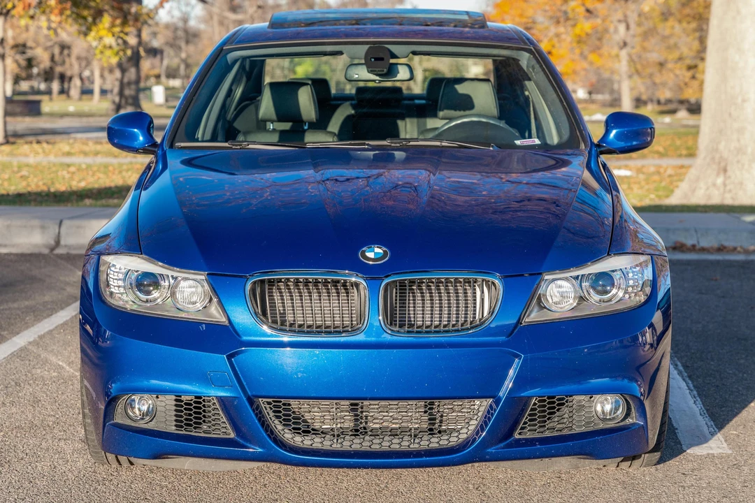 2011 BMW E90 3 Series Sedan - Image 2 of 31