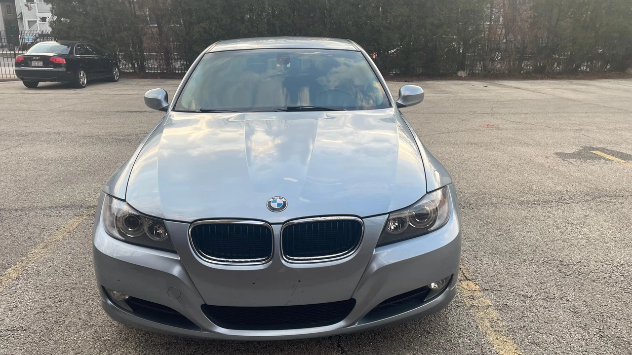 2011 BMW E90 3 Series Sedan - Image 6 of 31
