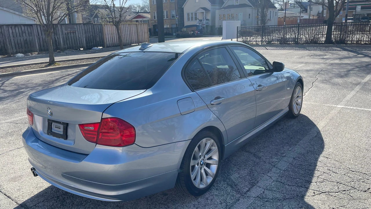 2011 BMW E90 3 Series Sedan - Image 20 of 31