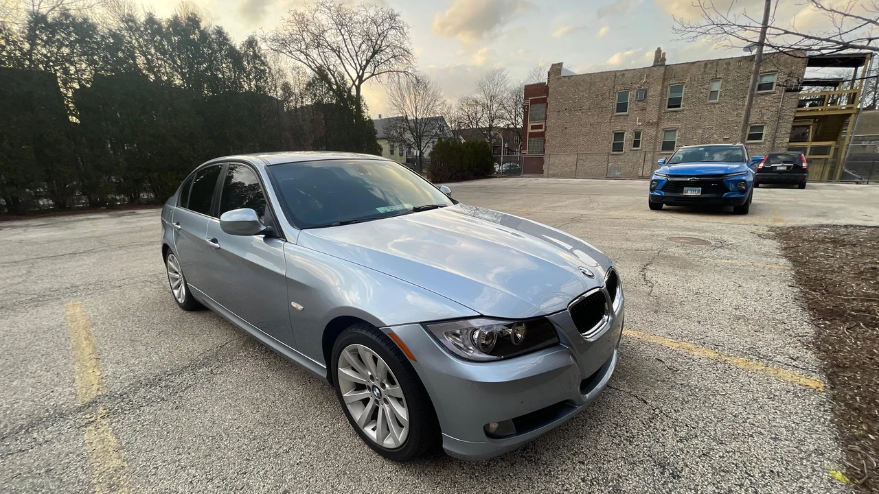 2011 BMW E90 3 Series Sedan - Image 30 of 31