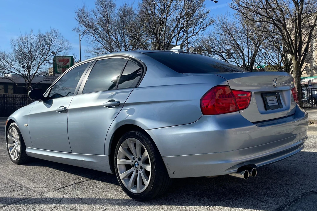 2011 BMW E90 3 Series Sedan - Image 4 of 31