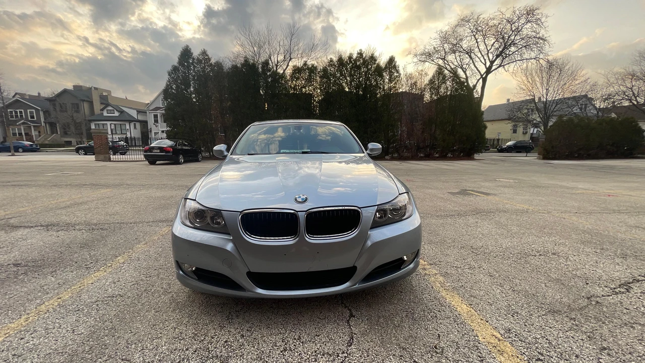 2011 BMW E90 3 Series Sedan - Image 9 of 31