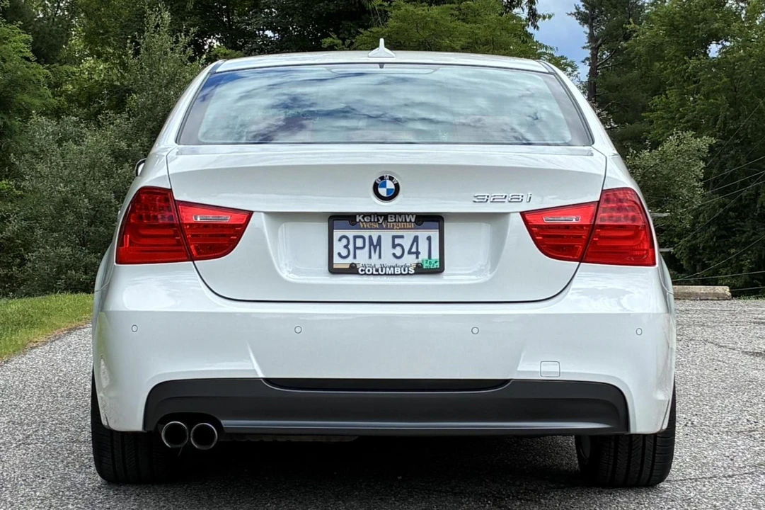 2011 BMW E90 3 Series Sedan - Image 5 of 31