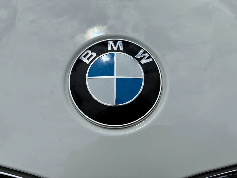 2011 BMW E90 3 Series Sedan - Image 26 of 31