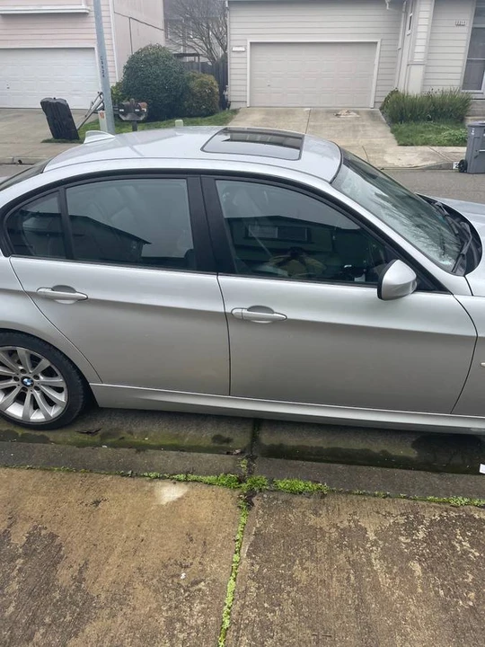 2011 BMW E90 3 Series Sedan - Image 6 of 7
