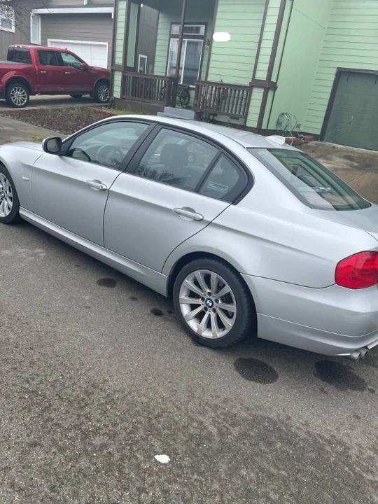 2011 BMW E90 3 Series Sedan - Image 4 of 7